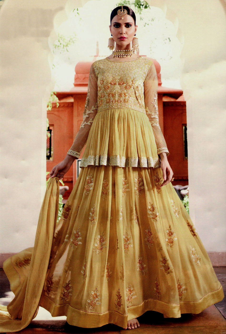 gOwN stYle... - Raza's Collection for Wedding & Party wears | Facebook
